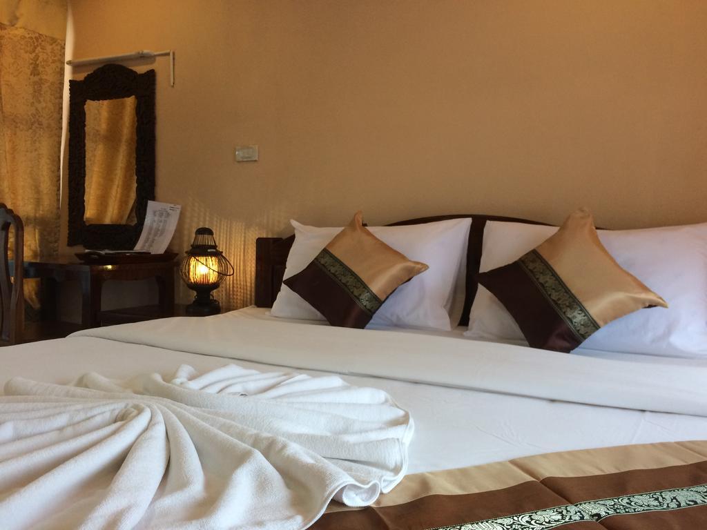 Chok-Wasana Guest House Mae Sariang Dış mekan fotoğraf