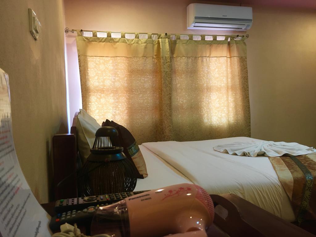 Chok-Wasana Guest House Mae Sariang Dış mekan fotoğraf